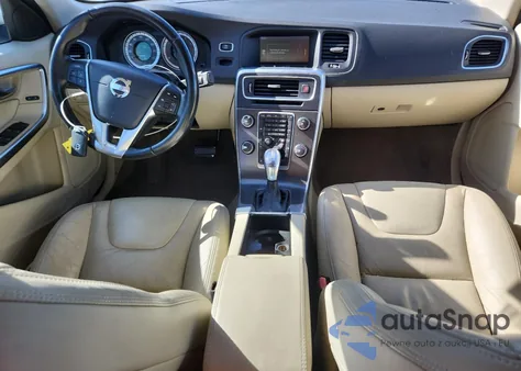 2013 Volvo S60 T5 z USA, uszkodzony, nr VIN YV1612FS1D2210770